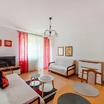 Zapleczna Standard By Bookinghost * Kołobrzeg