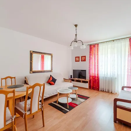 Zapleczna Standard By Bookinghost * Kołobrzeg