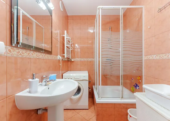 Zapleczna Standard By Bookinghost *