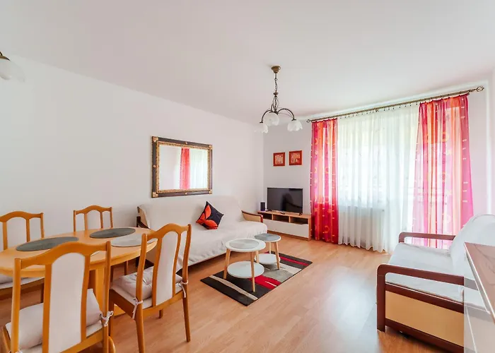 Zapleczna Standard By Bookinghost * Kołobrzeg